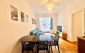 Apartamento completo na praia de COPACABANA, andar alto , espaçoso, ar cond, ,wifi, tv smart, pauloangerami NSC109